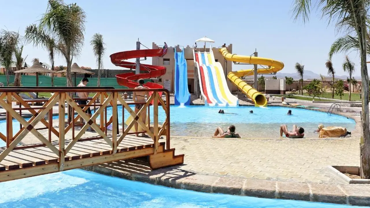 الفندق ثري كورنرز سي بيتش - مرسى علم